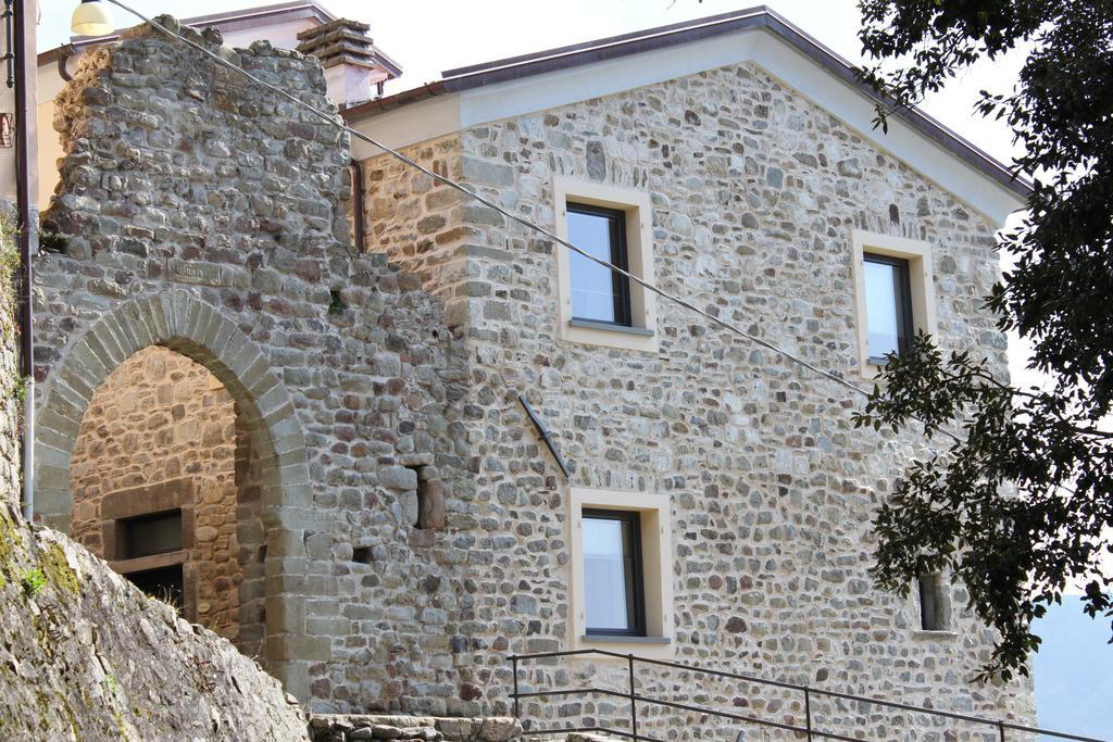 בית הארחה בוורינו 	Al Castello Da Annamaria מראה חיצוני תמונה