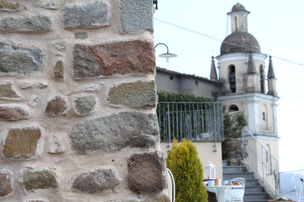 בית הארחה בוורינו 	Al Castello Da Annamaria מראה חיצוני תמונה