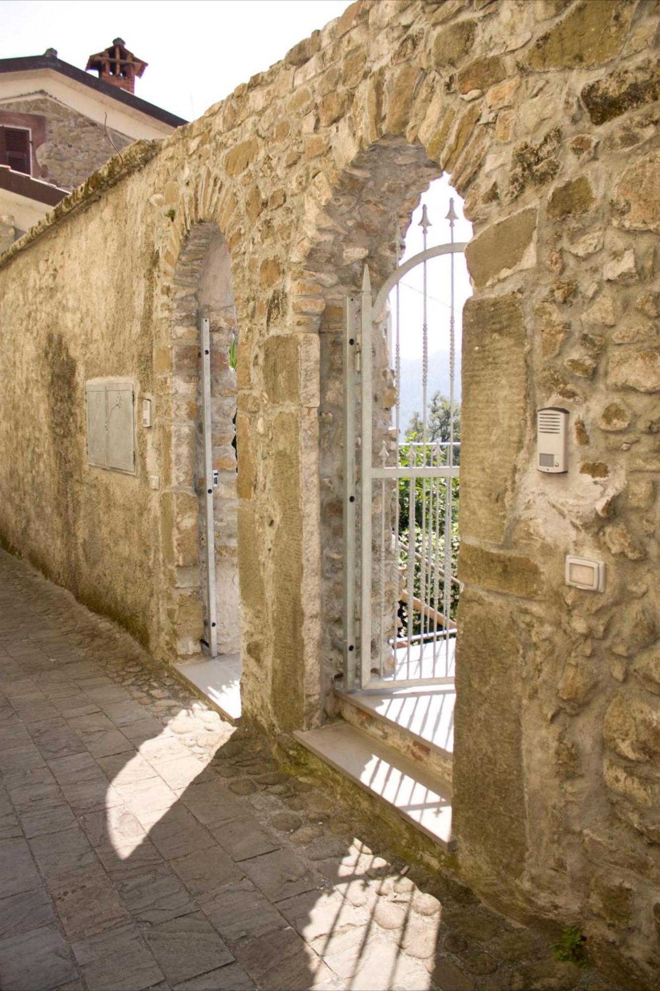 בית הארחה בוורינו 	Al Castello Da Annamaria מראה חיצוני תמונה